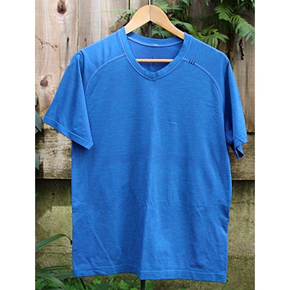 Lululemon - Men’s Metal Vent Tech Short Sleeve V-Neck Tee - Dark Royal, Med